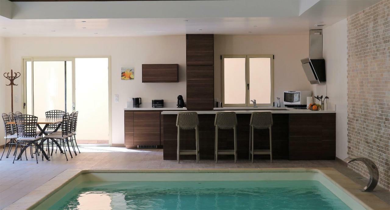 Gite Jet D'Eau Avec Piscine Interieure 30 Minutes Versailles Montainville  Luaran gambar